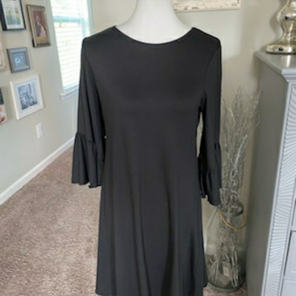 Super cute black dress